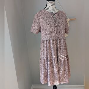 2/$20 Cute dress Pink Cheetah Tiered Shirt Sleeve Tie Front Medium